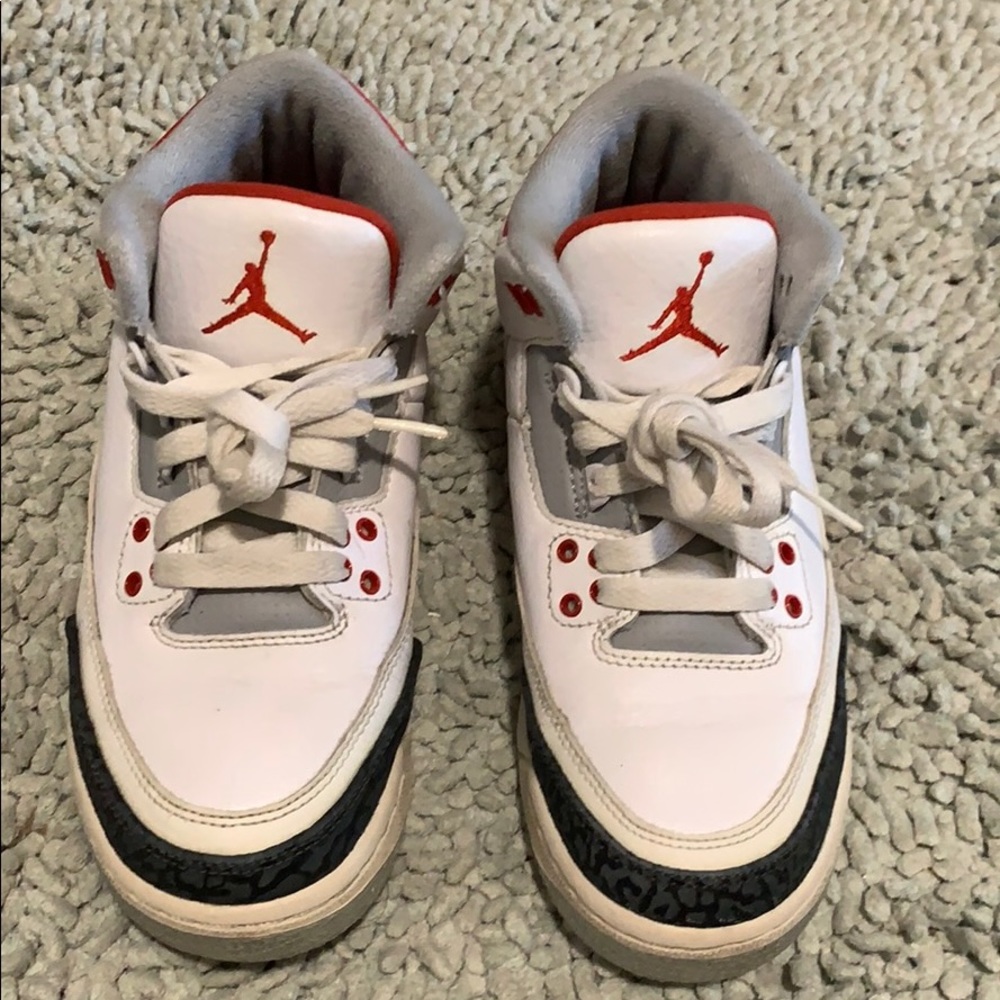 Air Jordan’s  3 Retro “Fire Red” size 4.5🔴